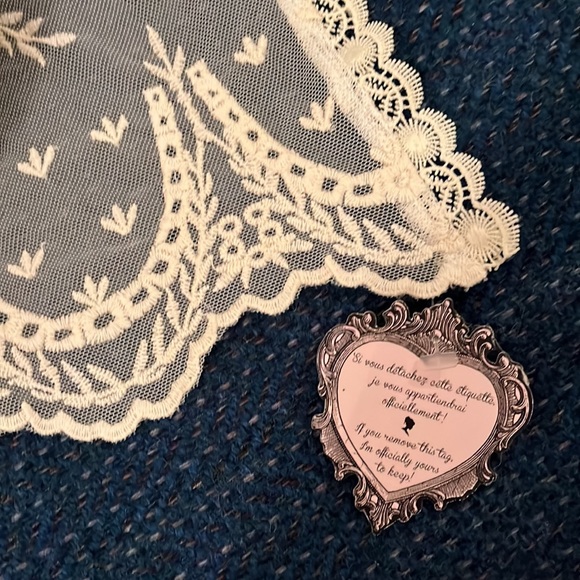 [M] MAIN STRIP Lace Tunic - Picture 10 of 13